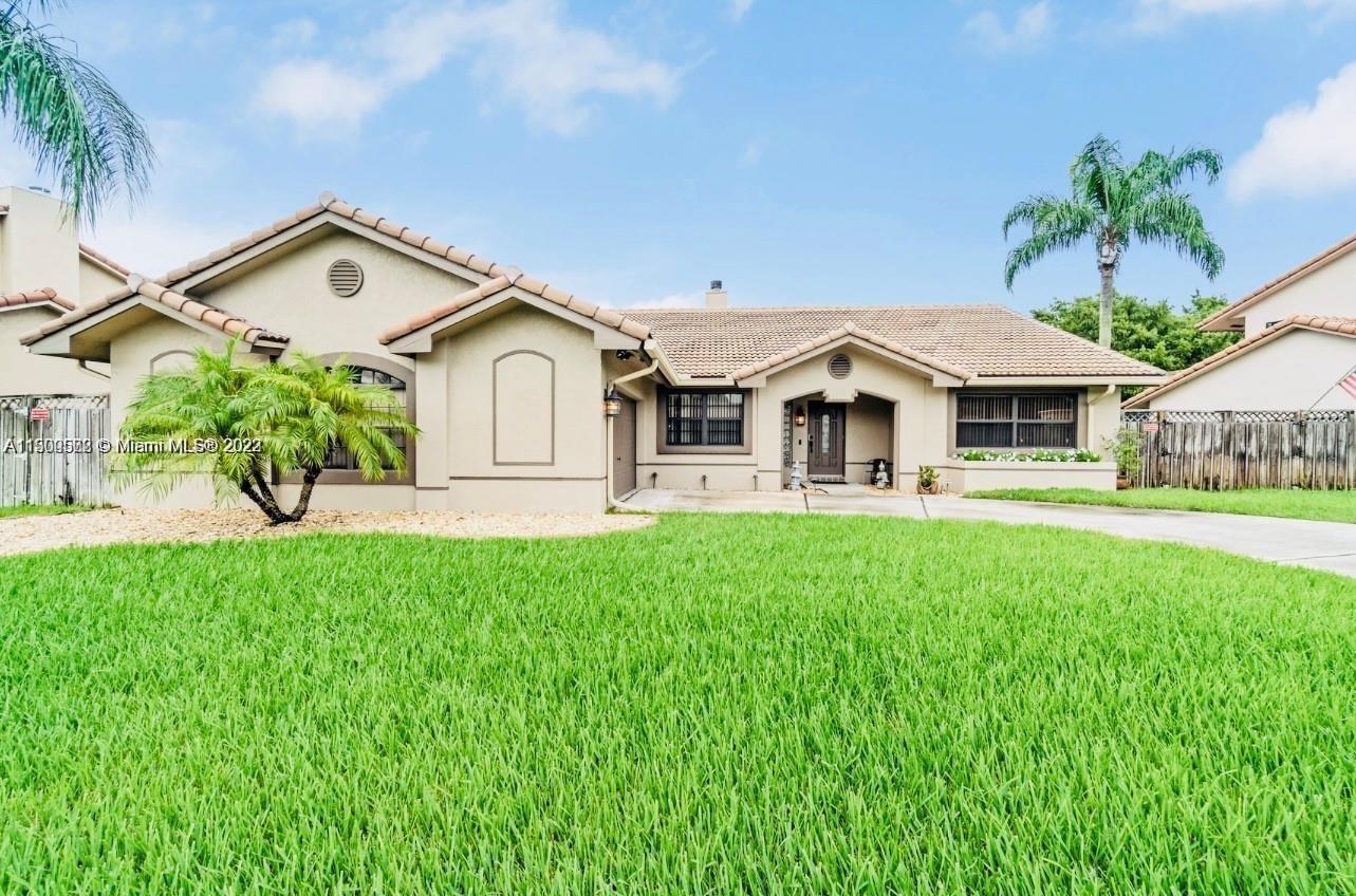 Wedgewood Ave, Davie, FL 33331