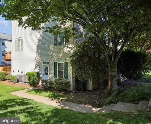 1016 Murdoch Ct, CROFTON, MD, 21114-1660 | Card Image