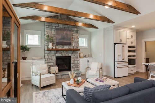 618 Greenbriar Path, COCHRANVILLE, PA, 19330-1010 | Card Image