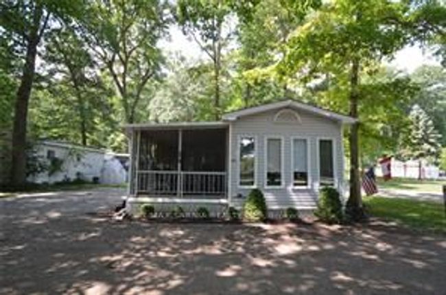 A-52 - 9910 Northville Cres, Home with 2 bedrooms, 1 bathrooms and 1 parking in Thedford ON | Image 5