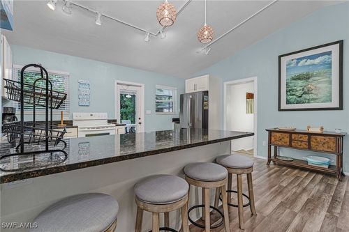 1281 10th St N, NAPLES, FL, 34102-5213 | Card Image