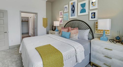 apt-266-9330 Main St, Houston, TX, 77025-4565 | Card Image