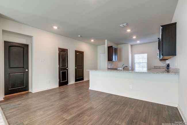 10818 Monterey Pike, House other with 5 bedrooms, 3 bathrooms and null parking in Converse TX | Image 5