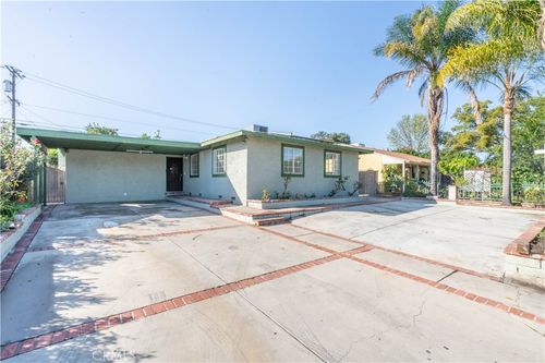 8855 Tyrone Ave, Panorama City, CA, 91402-5324 | Card Image