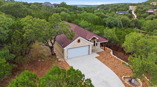 346 Assiniboia Dr, Canyon Lake, TX, 78133-3139 | Card Image
