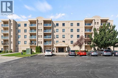 203-315 The Village Dr, Windsor, ON, N8S | Card Image