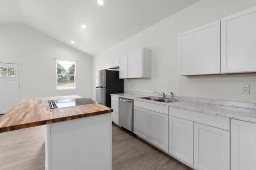 870 Waco St, Kingsland, TX, 78639-4219 | Card Image