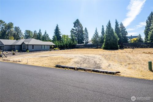 211 Columbia Point Rd, Longview, WA, 98632-9291 | Card Image
