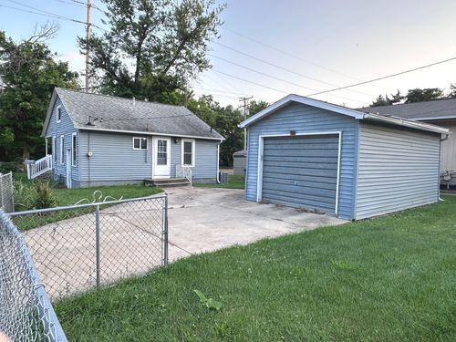 1601 W Oakland Ave, Bloomington, IL, 61701-4749 | Card Image