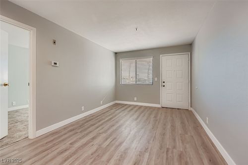 202-1381 E University Ave, Las Vegas, NV, 89119-0109 | Card Image