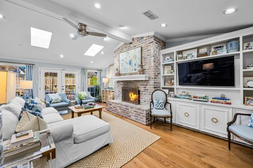 10623 Estate Ln, Dallas, TX, 75238-2214 | Card Image
