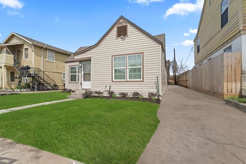 2817 Winbern St, Houston, TX, 77004-4450 | Card Image
