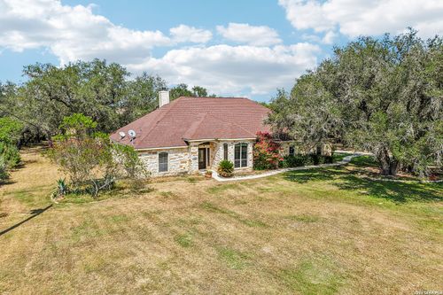 108 Medora Branch Dr, Floresville, TX, 78114-6664 | Card Image