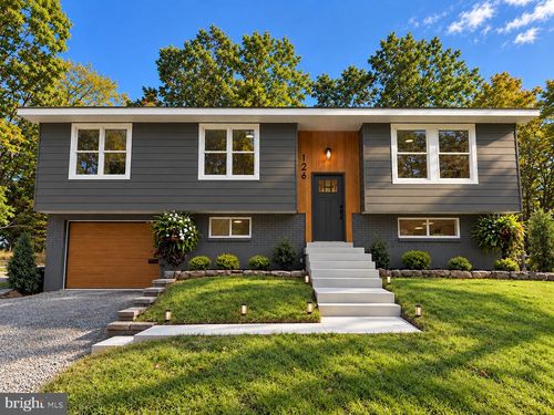 126 North Ln, EAST STROUDSBURG, PA, 18301-8364 | Card Image