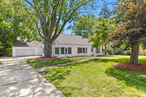 4940 N 76th St, Milwaukee, WI, 53218-3827 | Card Image