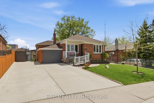 45 Flamborough Dr, North York, ON, M6M2R5 | Card Image