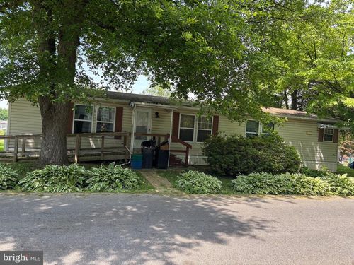 109 Azalea Cir, HONEY BROOK, PA, 19344-8642 | Card Image