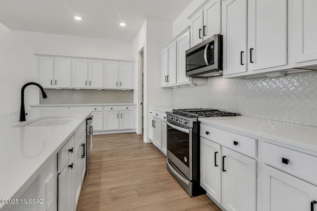 Kitchen | Image 6