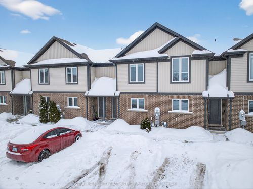 15-7768 Ascot Cir, Niagara Falls, ON, L2H3P9 | Card Image