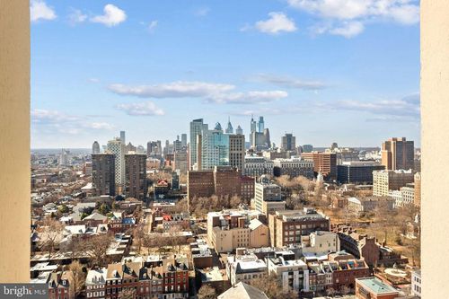 29a-n-200 Locust St, PHILADELPHIA, PA, 19106-3914 | Card Image