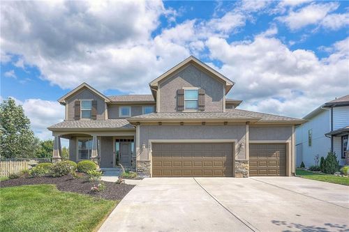 16687 S Lind Rd, Olathe, KS, 66062-7870 | Card Image