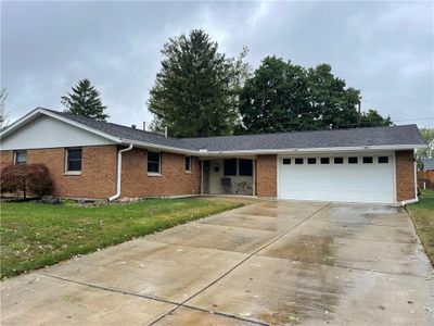 577 Warm Springs Drive, House other with 3 bedrooms, 2 bathrooms and null parking in Fairborn OH | Image 2