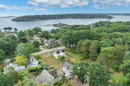 39 Meridian Street, Portland, ME, 04108 | Card Image