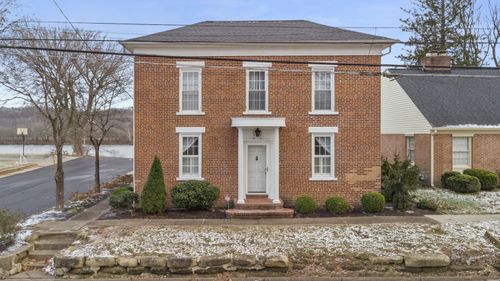 561 1st Ave, Gallipolis, OH, 45631-1212 | Card Image