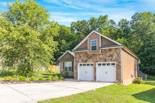8664 Maple Valley Dr, Chattanooga, TN, 37421-1396 | Card Image