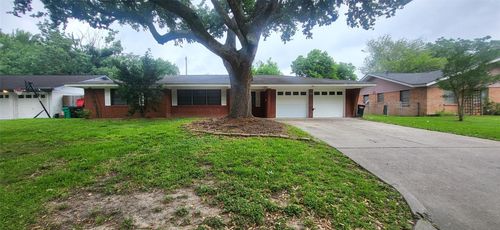 1902 Amy Dr, Baytown, TX, 77520-3652 | Card Image