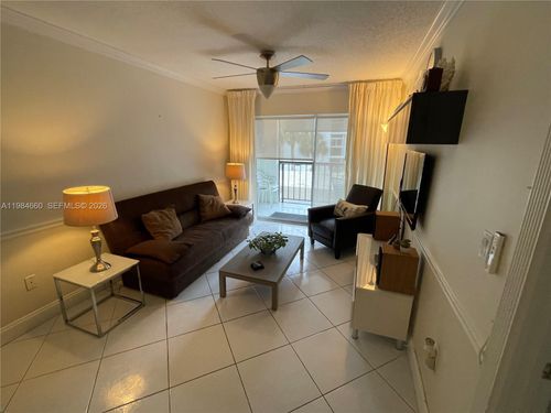 313-201 178th Dr, Sunny Isles Beach, FL, 33160-2875 | Card Image