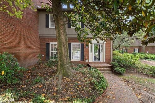5201 Glenridge Dr Ne, Sandy Springs, GA, 30342 | Card Image