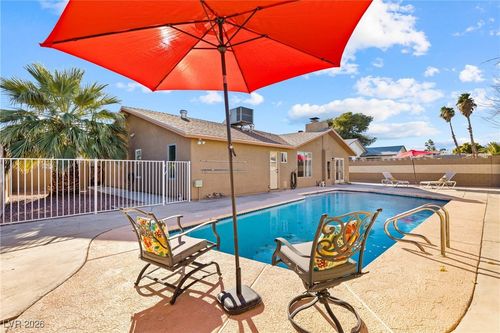 4422 El Como Way, Las Vegas, NV, 89121-6646 | Card Image