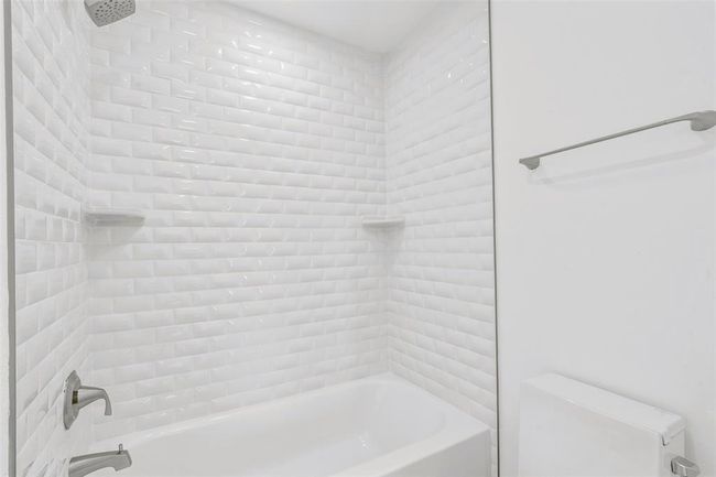 Guest Bathroom | Image 26