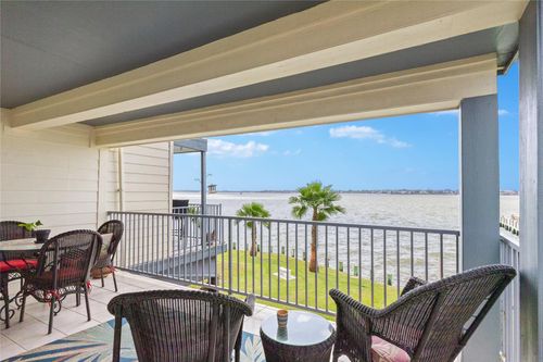112-4001 Nasa Pkwy, Seabrook, TX, 77586 | Card Image