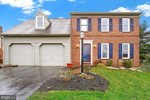 18 Teakwood Circle, ELIZABETHTOWN, PA, 17022 | Card Image