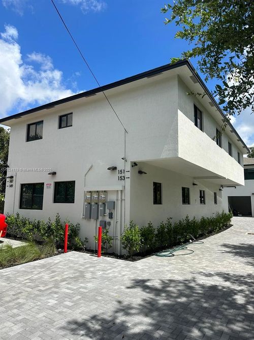 147 Nw 61st St, Miami, FL, 33127-1241 | Card Image