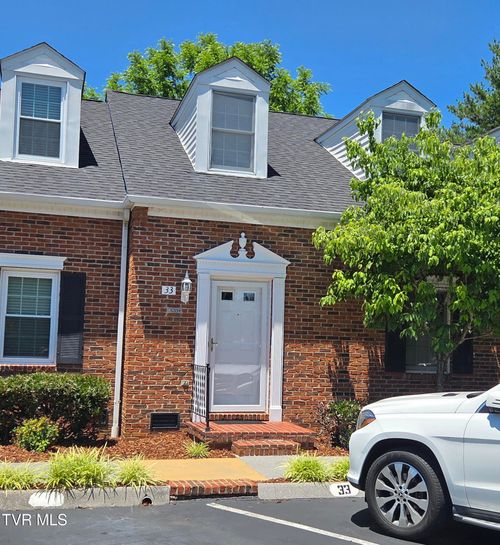 apt-g33-400 Sunset Dr, Johnson City, TN, 37604-2472 | Card Image