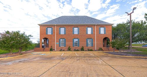 4001 Lakeland Drive, Jackson, MS, 39232 | Card Image