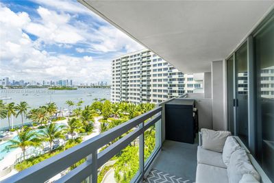 714S - 1500 Bay Rd, Condo with 3 bedrooms, 2 bathrooms and null parking in Miami Beach FL | Image 3