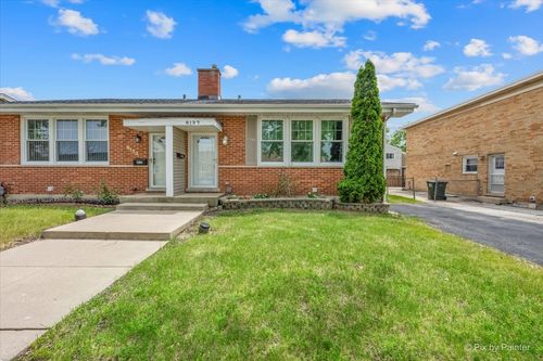 9137-9137 Barberry Ln, Des Plaines, IL, 60016-4242 | Card Image