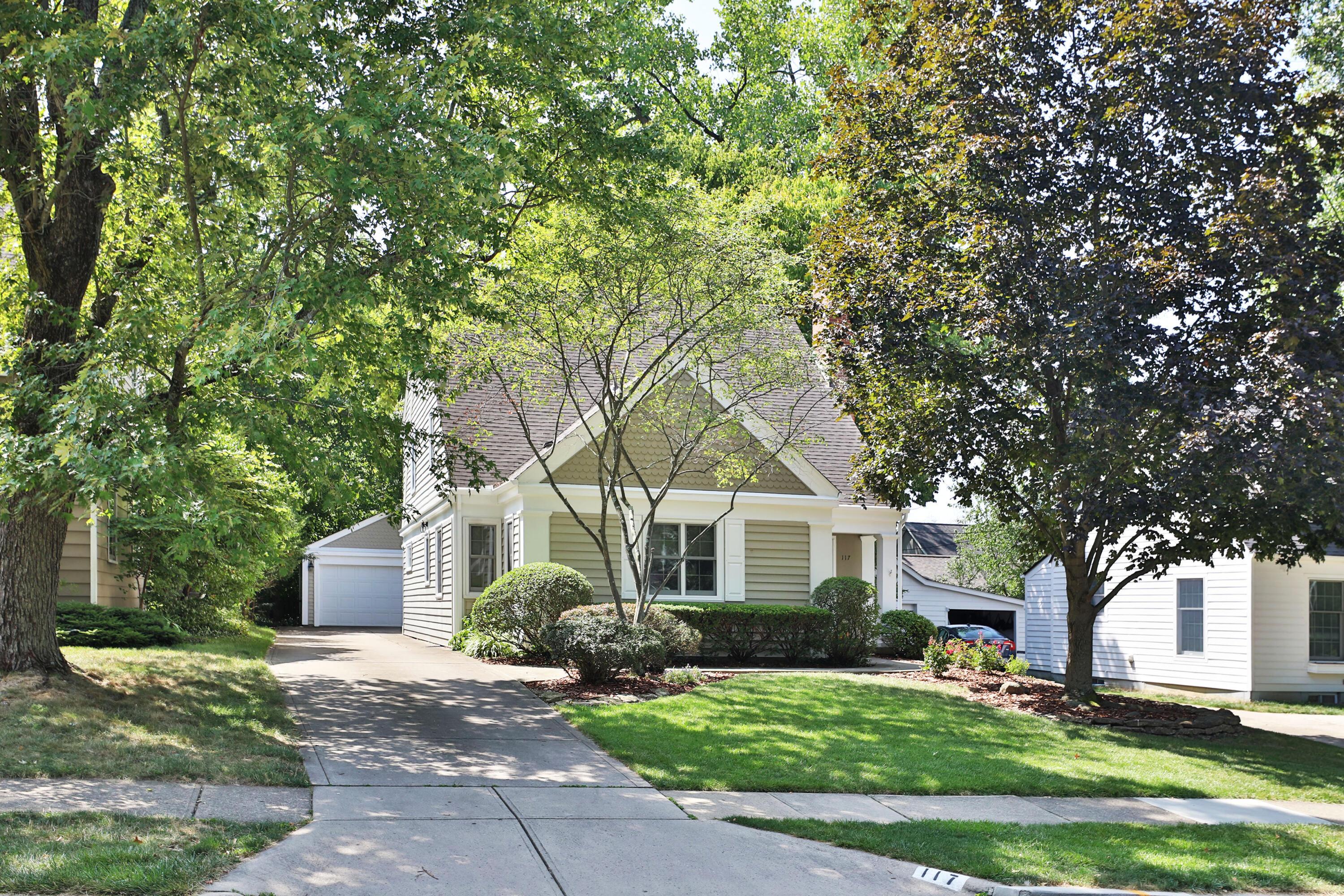 Stafford Ave, Worthington, OH 43085