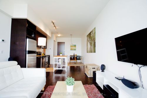 2815-103 The Queensway, Toronto, ON, M6S5B3 | Card Image