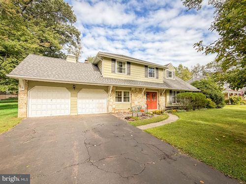 385 Saly Rd, Yardley, PA, 19067-1979 | Card Image
