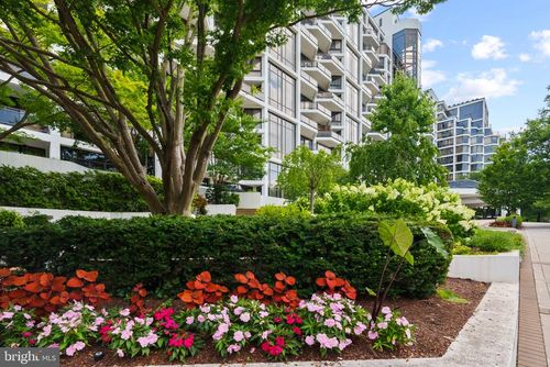 529-1530 Key Blvd, ARLINGTON, VA, 22209-1550 | Card Image