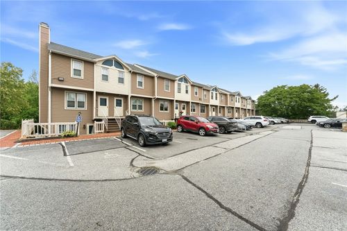 13-3399 Post Rd, Warwick, RI, 02886-7108 | Card Image
