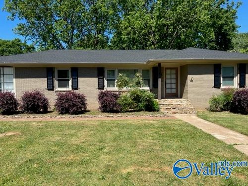 713 Giles Dr Ne, Huntsville, AL, 35801-1539 | Card Image