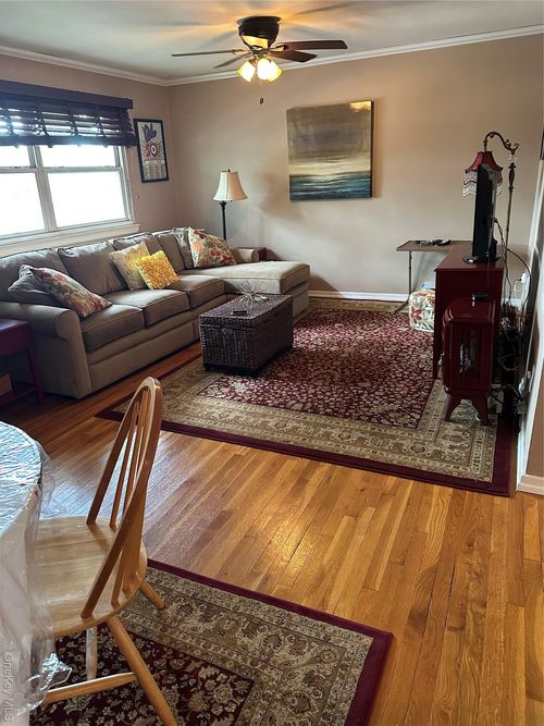 290b-81 268th St, Glen Oaks, NY, 11004-1545 | Card Image