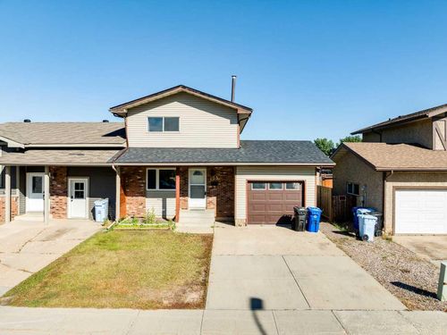 135 Grayling Crescent, Fort Mcmurray, AB, T9J1J9 | Card Image