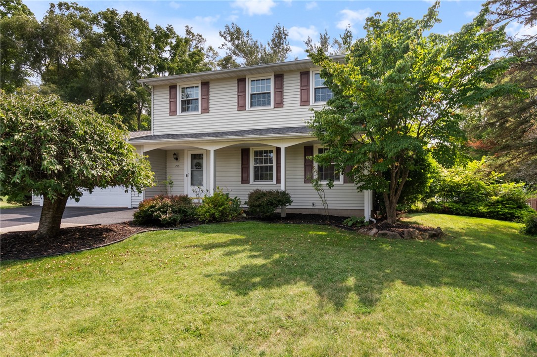 Sugarcreek Trl, Webster, NY 14580